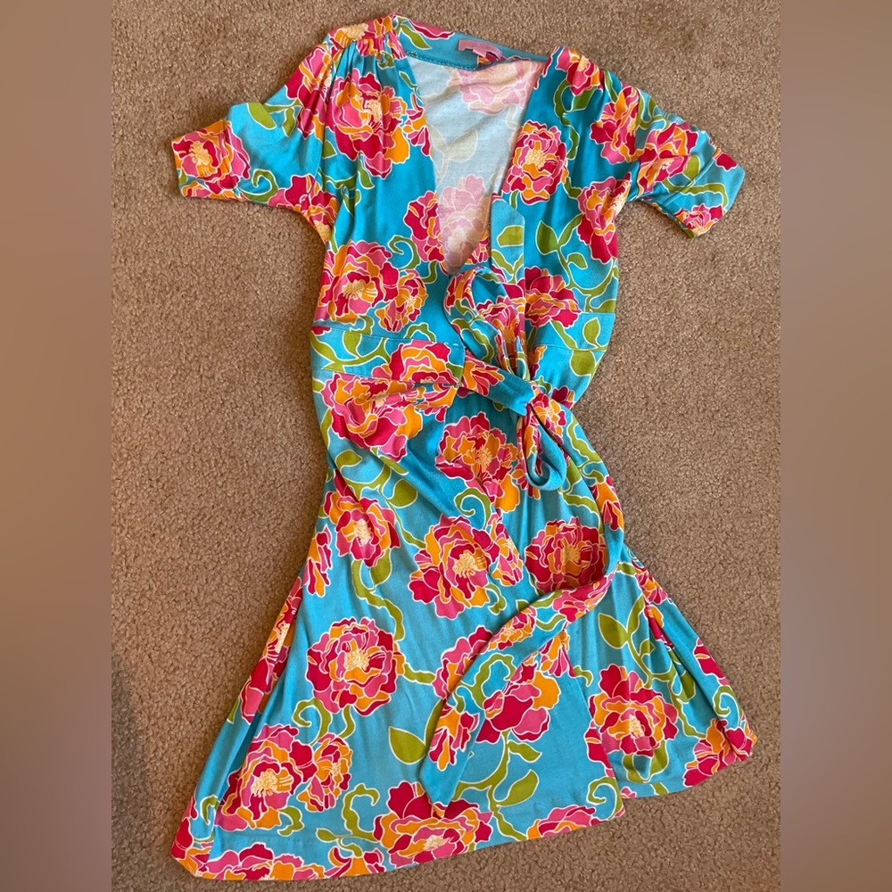 Lilly Pulitzer floral print wrap dress good used condition xs
